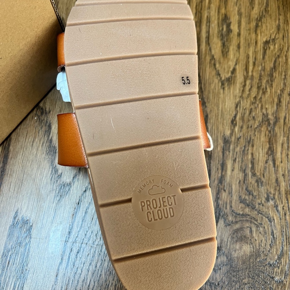 Project Cloud Women's Tan Sandals - Picture 3 of 5